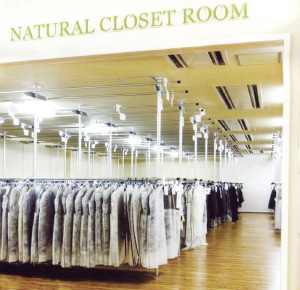 NATURAL CLOSET